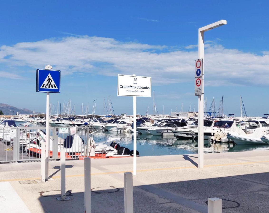 מלון מנפרדוניה Marina Del Gargano Houseboat מראה חיצוני תמונה