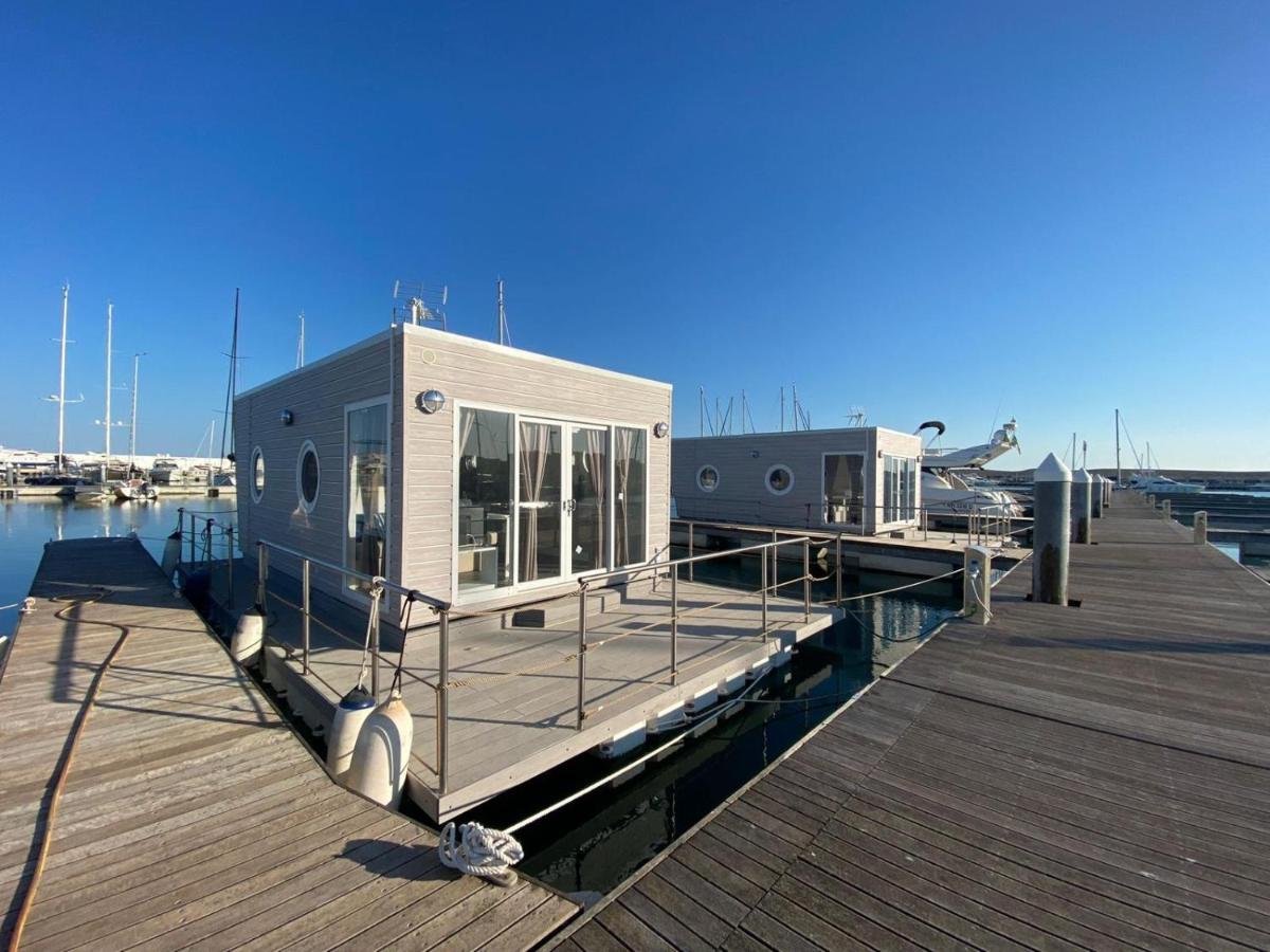 מלון מנפרדוניה Marina Del Gargano Houseboat מראה חיצוני תמונה