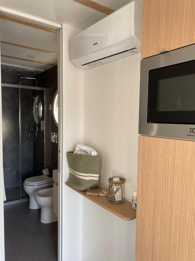 מלון מנפרדוניה Marina Del Gargano Houseboat מראה חיצוני תמונה