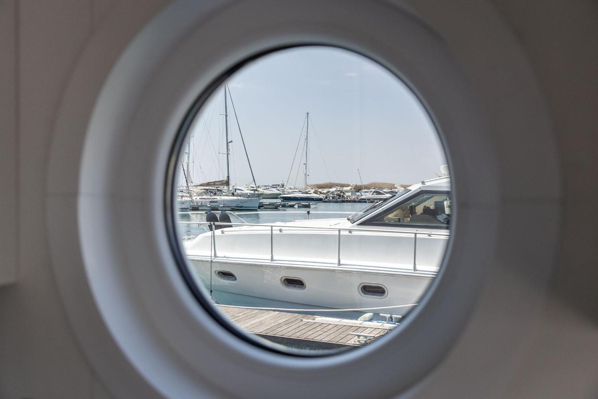 מלון מנפרדוניה Marina Del Gargano Houseboat מראה חיצוני תמונה