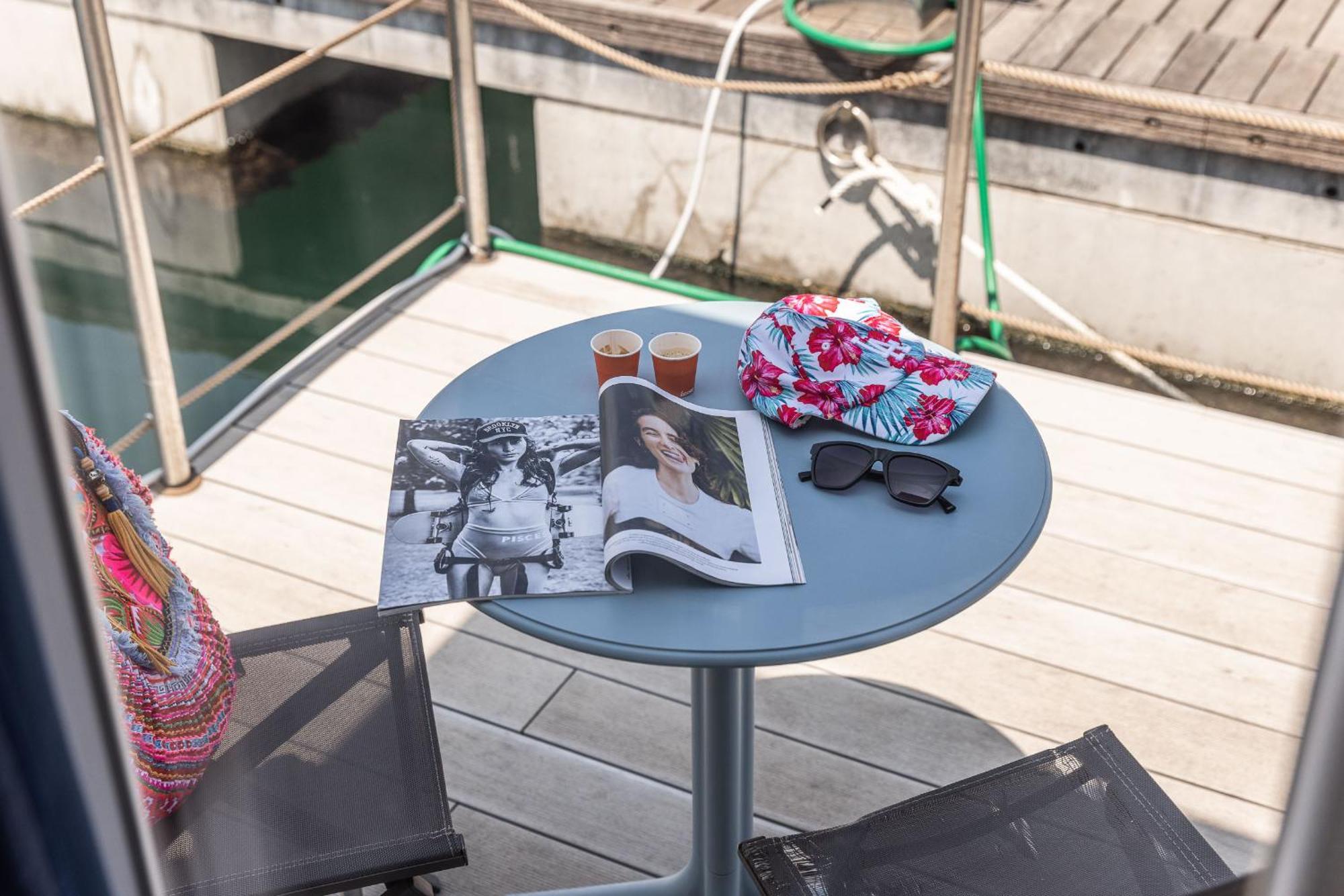 מלון מנפרדוניה Marina Del Gargano Houseboat מראה חיצוני תמונה
