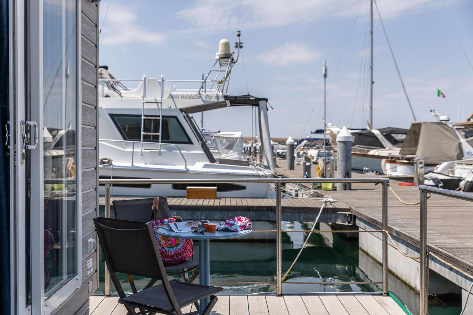 מלון מנפרדוניה Marina Del Gargano Houseboat מראה חיצוני תמונה