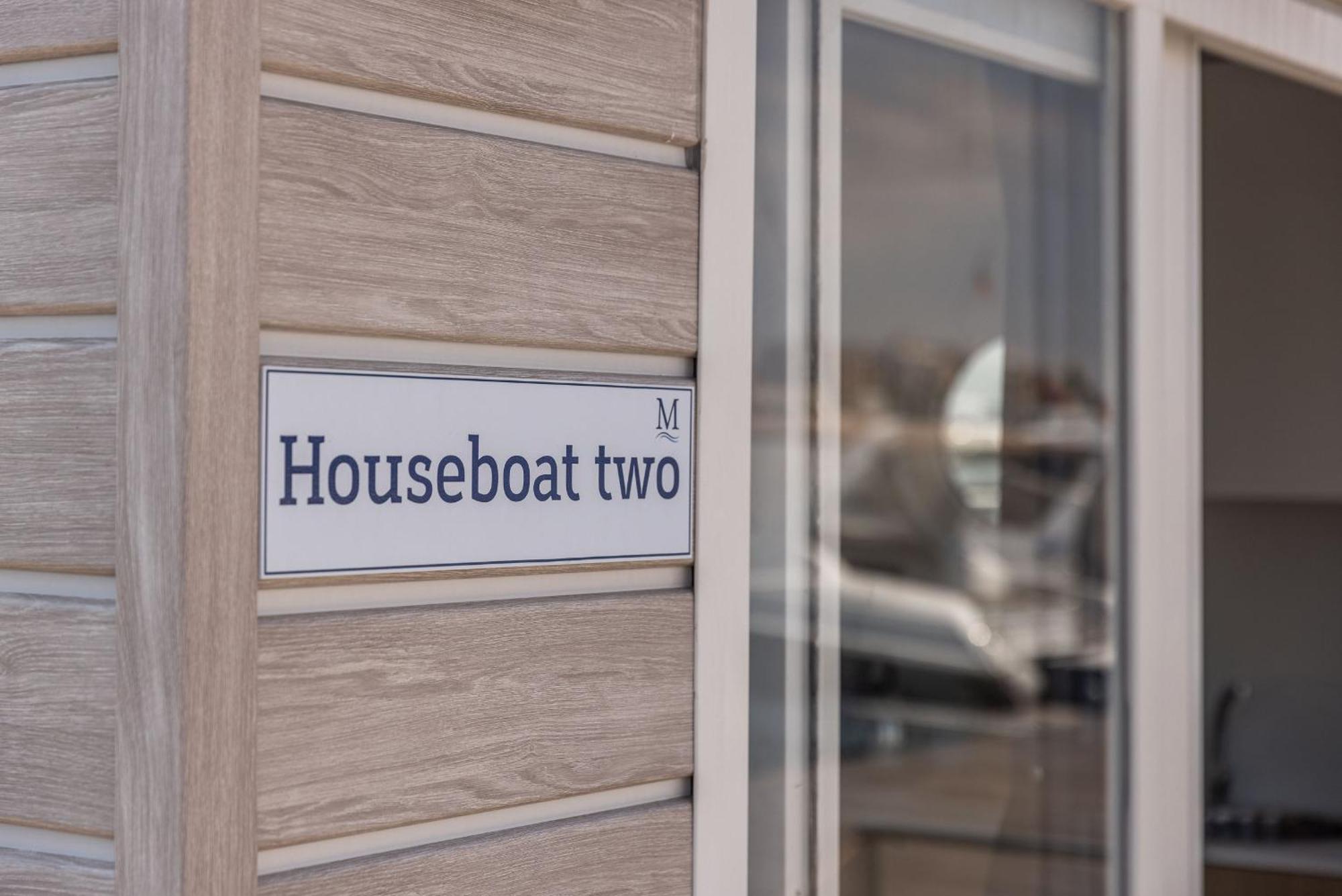 מלון מנפרדוניה Marina Del Gargano Houseboat מראה חיצוני תמונה
